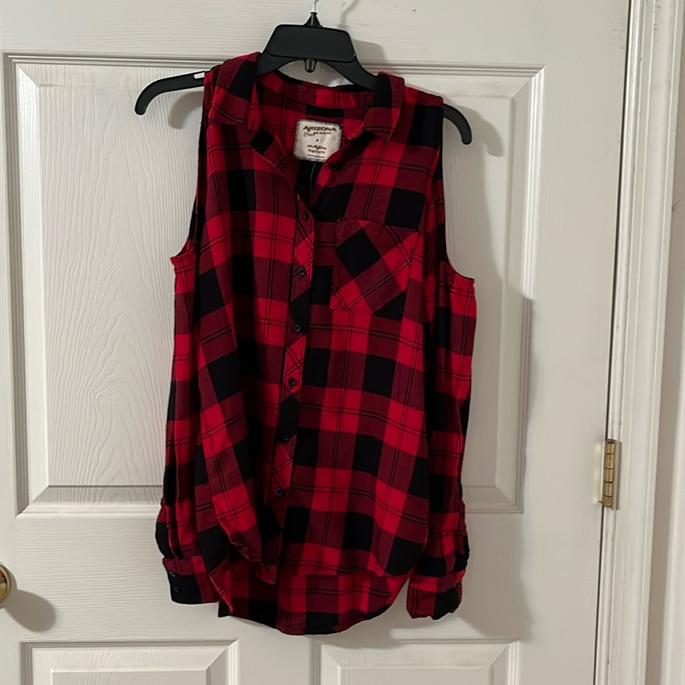 Arizona Jean Company. Cold Shoulder flannel shirt. Size medium.